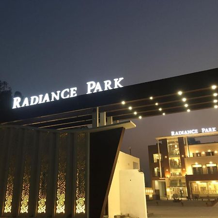 Hotel Radiance Park Rāmpur エクステリア 写真